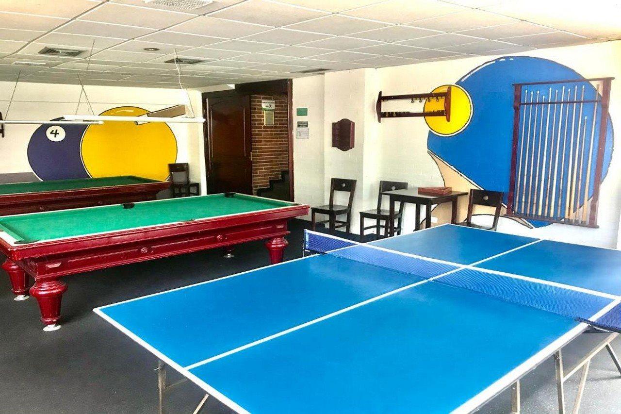 Casa Morales Hotel Internacional Y Centro De Convenciones Ibagué Exteriér fotografie Table tennis tables at the hostel