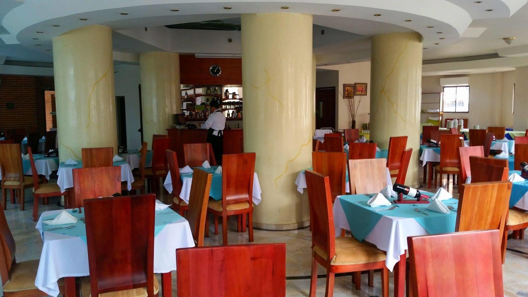 Casa Morales Hotel Internacional Y Centro De Convenciones Ibagué Exteriér fotografie The restaurant
